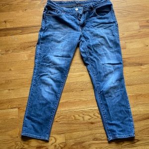 Levi Strauss crop straight leg pants.